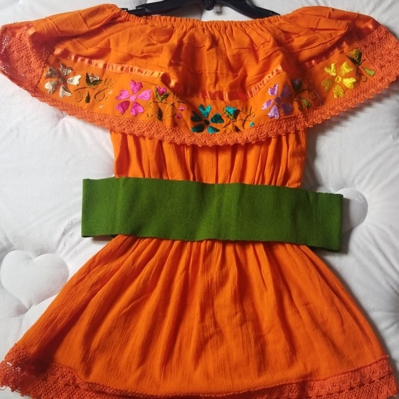 Off the shoulder Top  with belt - Picture 1 of 1